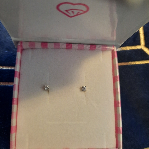 Toddler silver sterling earrings - Picture 6 of 7